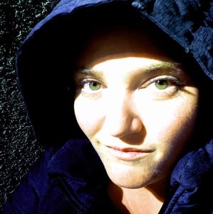 Meet your Posher, Thea